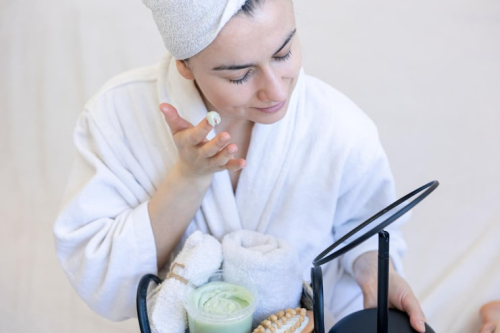 Clinical Skincare vs Cosmetic Skincare: Key Differences