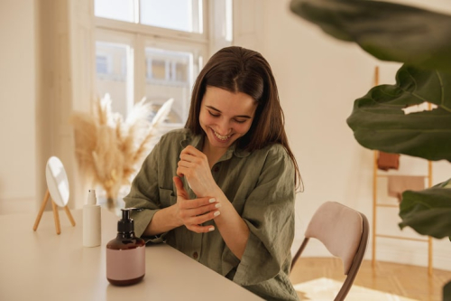 How Botanical Oils Support Healthy Skin