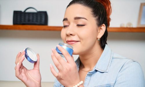 Peptide Moisturizers: What to Know Before Choosing